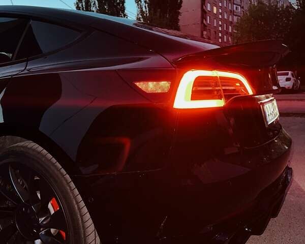 Чорний Тесла Модель 3, об'ємом двигуна 0 л та пробігом 37 тис. км за 29900 $, фото 12 на Automoto.ua