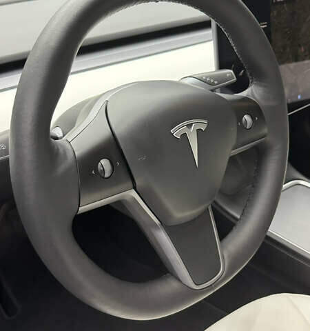 Чорний Тесла Модель 3, об'ємом двигуна 0 л та пробігом 59 тис. км за 23500 $, фото 16 на Automoto.ua