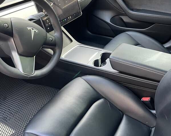 Чорний Тесла Модель 3, об'ємом двигуна 0 л та пробігом 125 тис. км за 17700 $, фото 7 на Automoto.ua