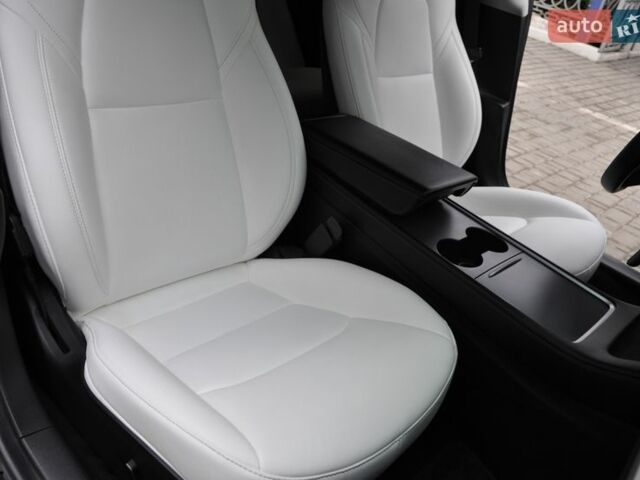 Черный Тесла Модель 3, объемом двигателя 0 л и пробегом 98 тыс. км за 23200 $, фото 23 на Automoto.ua