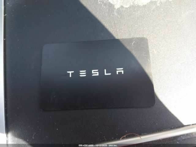 Чорний Тесла Модель 3, об'ємом двигуна 0 л та пробігом 86 тис. км за 3500 $, фото 12 на Automoto.ua