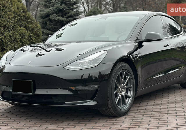 Черный Тесла Модель 3, объемом двигателя 0 л и пробегом 120 тыс. км за 18500 $, фото 2 на Automoto.ua