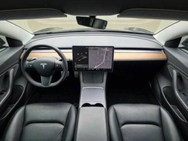 Черный Тесла Модель 3, объемом двигателя 0 л и пробегом 15 тыс. км за 28000 $, фото 8 на Automoto.ua