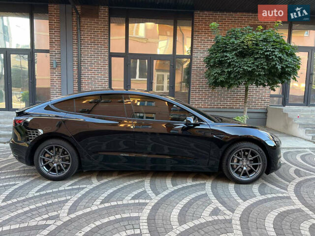 Чорний Тесла Модель 3, об'ємом двигуна 0 л та пробігом 54 тис. км за 18800 $, фото 2 на Automoto.ua
