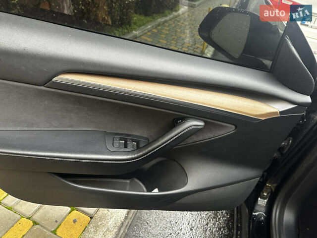 Черный Тесла Модель 3, объемом двигателя 0 л и пробегом 178 тыс. км за 16500 $, фото 6 на Automoto.ua