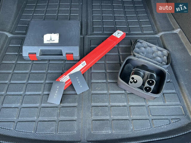 Чорний Тесла Модель 3, об'ємом двигуна 0 л та пробігом 68 тис. км за 21200 $, фото 23 на Automoto.ua