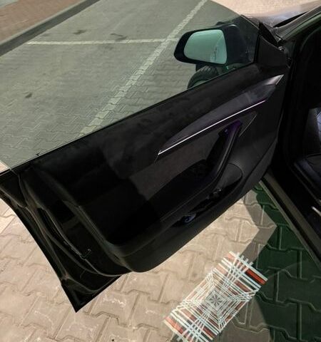 Чорний Тесла Модель 3, об'ємом двигуна 0 л та пробігом 57 тис. км за 22500 $, фото 5 на Automoto.ua