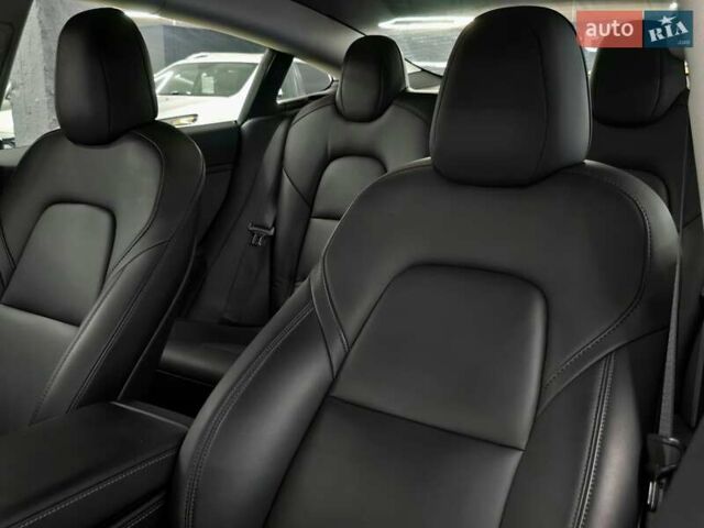 Чорний Тесла Модель 3, об'ємом двигуна 0 л та пробігом 40 тис. км за 21999 $, фото 11 на Automoto.ua