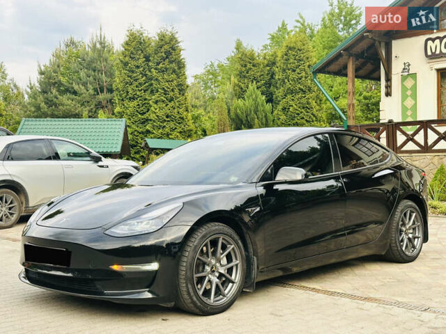 Чорний Тесла Модель 3, об'ємом двигуна 0 л та пробігом 70 тис. км за 19900 $, фото 3 на Automoto.ua