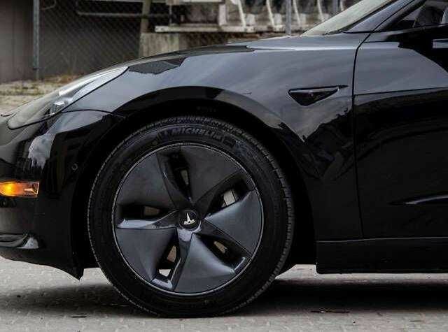 Чорний Тесла Модель 3, об'ємом двигуна 0 л та пробігом 98 тис. км за 17500 $, фото 7 на Automoto.ua