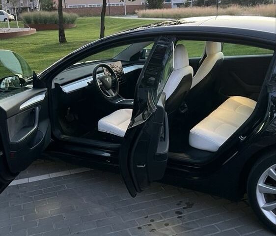 Чорний Тесла Модель 3, об'ємом двигуна 0 л та пробігом 99 тис. км за 33000 $, фото 5 на Automoto.ua