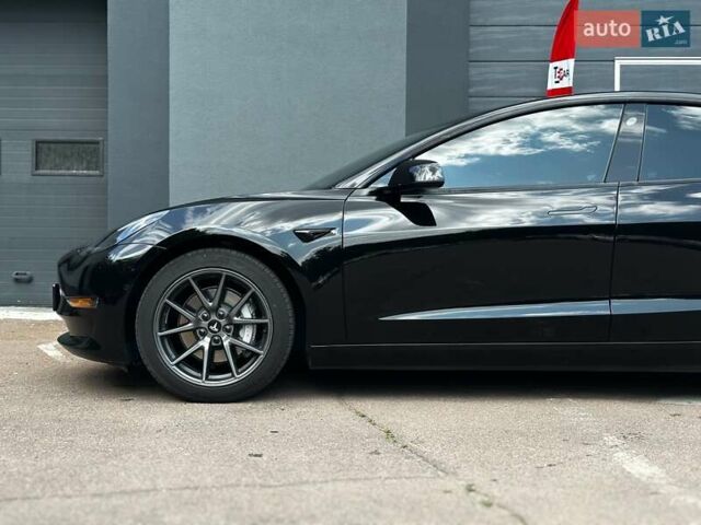 Чорний Тесла Модель 3, об'ємом двигуна 0 л та пробігом 45 тис. км за 23800 $, фото 4 на Automoto.ua