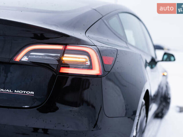 Чорний Тесла Модель 3, об'ємом двигуна 0 л та пробігом 40 тис. км за 23999 $, фото 1 на Automoto.ua