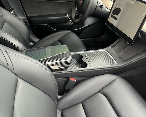 Чорний Тесла Модель 3, об'ємом двигуна 0 л та пробігом 123 тис. км за 13200 $, фото 10 на Automoto.ua