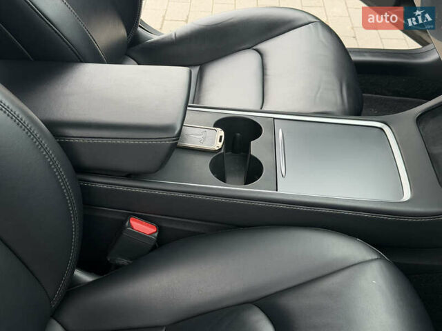 Черный Тесла Модель 3, объемом двигателя 0 л и пробегом 80 тыс. км за 18700 $, фото 32 на Automoto.ua