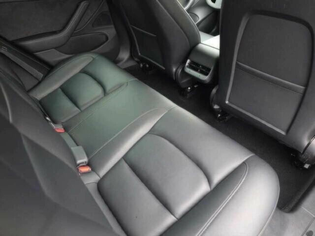 Черный Тесла Модель 3, объемом двигателя 0 л и пробегом 15 тыс. км за 28000 $, фото 11 на Automoto.ua