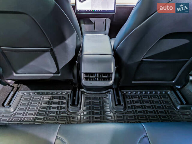 Черный Тесла Модель 3, объемом двигателя 0 л и пробегом 110 тыс. км за 19500 $, фото 24 на Automoto.ua