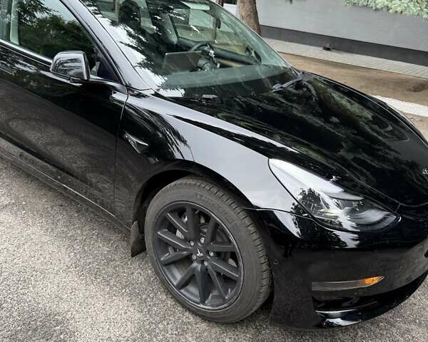 Чорний Тесла Модель 3, об'ємом двигуна 0 л та пробігом 65 тис. км за 18200 $, фото 6 на Automoto.ua