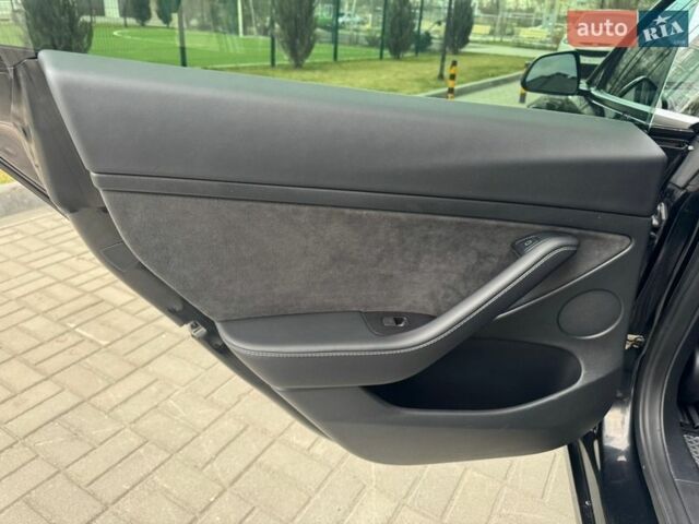 Черный Тесла Модель 3, объемом двигателя 0 л и пробегом 78 тыс. км за 18900 $, фото 16 на Automoto.ua