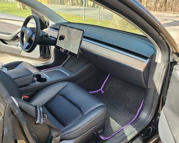 Черный Тесла Модель 3, объемом двигателя 0 л и пробегом 52 тыс. км за 17500 $, фото 16 на Automoto.ua