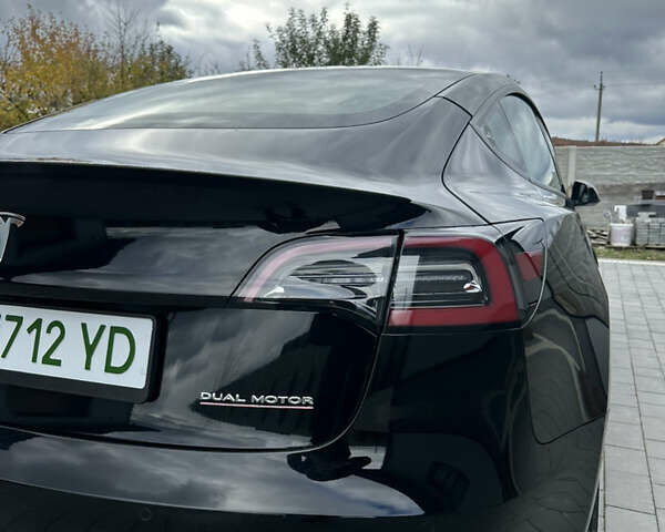 Чорний Тесла Модель 3, об'ємом двигуна 0 л та пробігом 98 тис. км за 21800 $, фото 12 на Automoto.ua