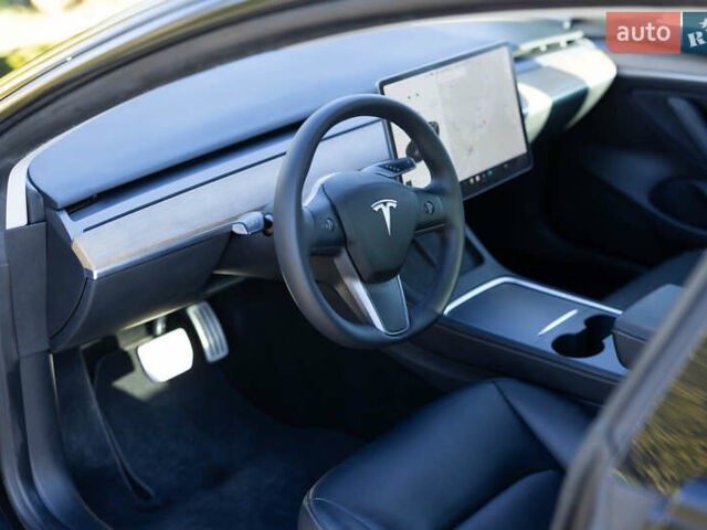 Черный Тесла Модель 3, объемом двигателя 0 л и пробегом 37 тыс. км за 25300 $, фото 20 на Automoto.ua