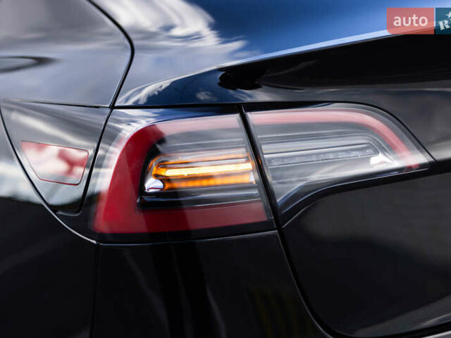 Чорний Тесла Модель 3, об'ємом двигуна 0 л та пробігом 37 тис. км за 24499 $, фото 26 на Automoto.ua