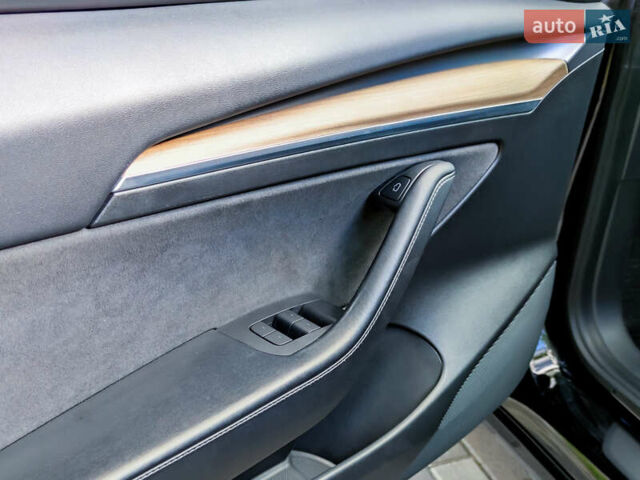 Черный Тесла Модель 3, объемом двигателя 0 л и пробегом 110 тыс. км за 19500 $, фото 18 на Automoto.ua
