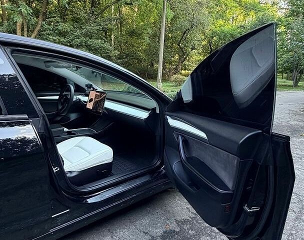 Чорний Тесла Модель 3, об'ємом двигуна 0 л та пробігом 77 тис. км за 18500 $, фото 14 на Automoto.ua