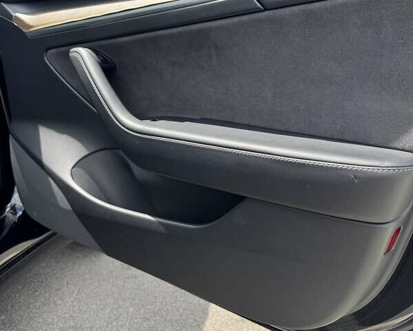 Черный Тесла Модель 3, объемом двигателя 0 л и пробегом 56 тыс. км за 18300 $, фото 13 на Automoto.ua