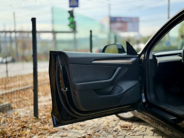 Чорний Тесла Модель 3, об'ємом двигуна 0 л та пробігом 81 тис. км за 19999 $, фото 16 на Automoto.ua