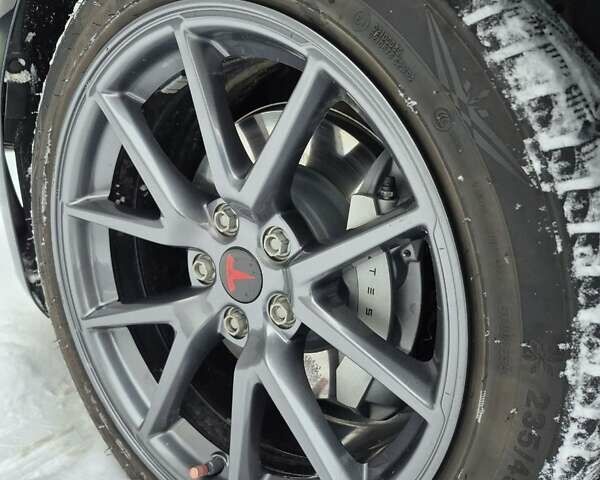 Черный Тесла Модель 3, объемом двигателя 0 л и пробегом 65 тыс. км за 24999 $, фото 10 на Automoto.ua