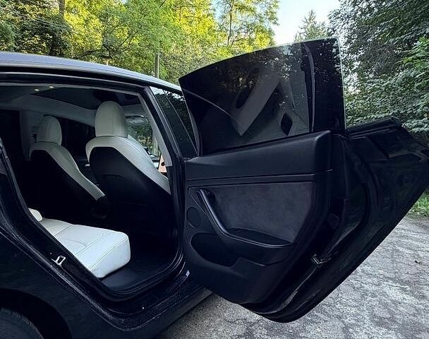 Чорний Тесла Модель 3, об'ємом двигуна 0 л та пробігом 77 тис. км за 18500 $, фото 17 на Automoto.ua