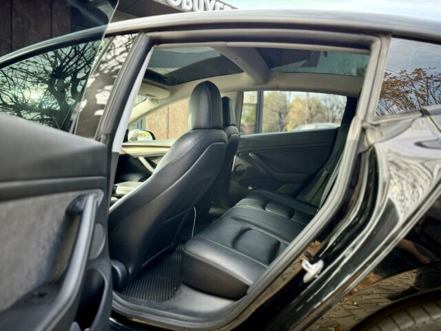 Чорний Тесла Модель 3, об'ємом двигуна 0 л та пробігом 81 тис. км за 19999 $, фото 11 на Automoto.ua