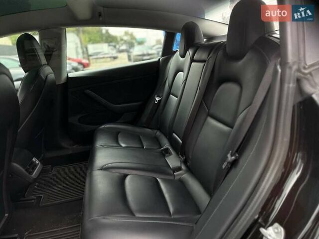 Тесла Модель 3 2021 у Києві на Automoto.ua Чорний Тесла Модель 3, об'ємом двигуна 0 л та пробігом 159 тис. км за 17800 $, фото 18 на Automoto.ua