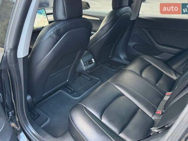 Чорний Тесла Модель 3, об'ємом двигуна 0 л та пробігом 55 тис. км за 19000 $, фото 8 на Automoto.ua