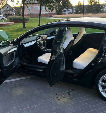 Чорний Тесла Модель 3, об'ємом двигуна 0 л та пробігом 126 тис. км за 23999 $, фото 9 на Automoto.ua