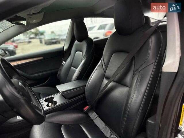 Тесла Модель 3 2021 у Києві на Automoto.ua Чорний Тесла Модель 3, об'ємом двигуна 0 л та пробігом 159 тис. км за 17800 $, фото 11 на Automoto.ua