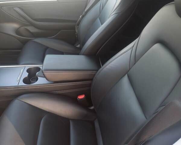 Чорний Тесла Модель 3, об'ємом двигуна 0 л та пробігом 83 тис. км за 23500 $, фото 9 на Automoto.ua