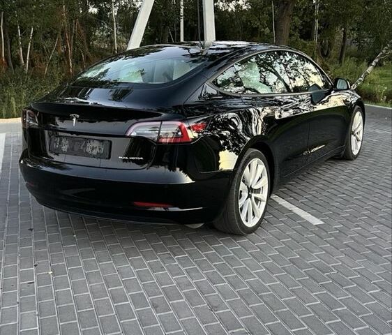 Чорний Тесла Модель 3, об'ємом двигуна 0 л та пробігом 99 тис. км за 33000 $, фото 4 на Automoto.ua