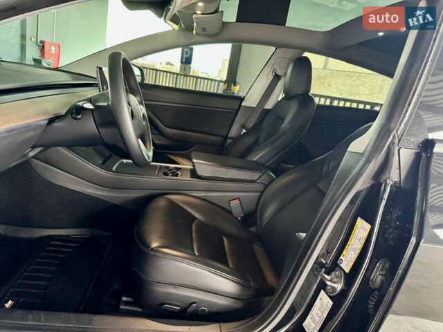 Черный Тесла Модель 3, объемом двигателя 0 л и пробегом 56 тыс. км за 22500 $, фото 7 на Automoto.ua