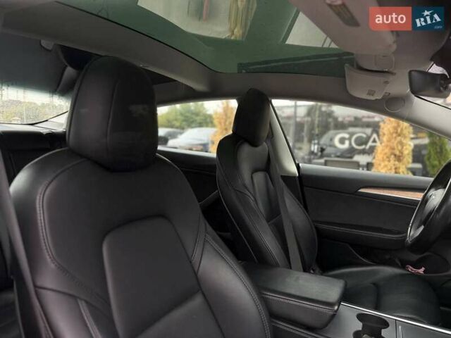 Тесла Модель 3 2021 у Києві на Automoto.ua Чорний Тесла Модель 3, об'ємом двигуна 0 л та пробігом 159 тис. км за 17800 $, фото 16 на Automoto.ua