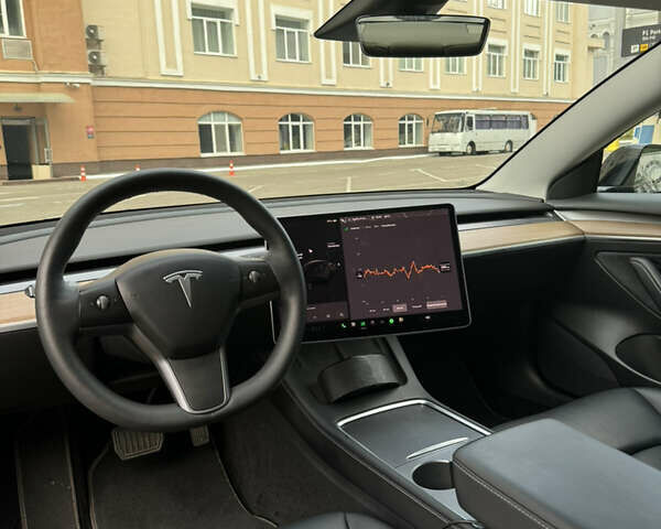 Черный Тесла Модель 3, объемом двигателя 0 л и пробегом 58 тыс. км за 25700 $, фото 6 на Automoto.ua