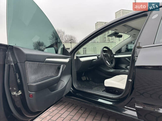 Черный Тесла Модель 3, объемом двигателя 0 л и пробегом 120 тыс. км за 18500 $, фото 16 на Automoto.ua
