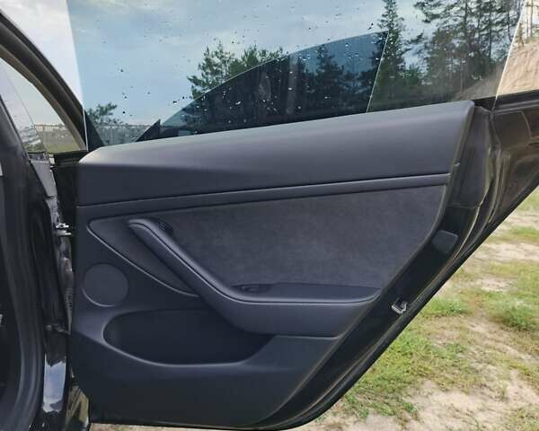 Чорний Тесла Модель 3, об'ємом двигуна 0 л та пробігом 77 тис. км за 16700 $, фото 10 на Automoto.ua