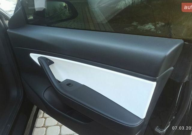 Чорний Тесла Модель 3, об'ємом двигуна 0 л та пробігом 88 тис. км за 24700 $, фото 41 на Automoto.ua