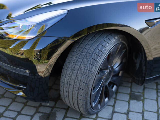 Черный Тесла Модель 3, объемом двигателя 0 л и пробегом 37 тыс. км за 25300 $, фото 4 на Automoto.ua