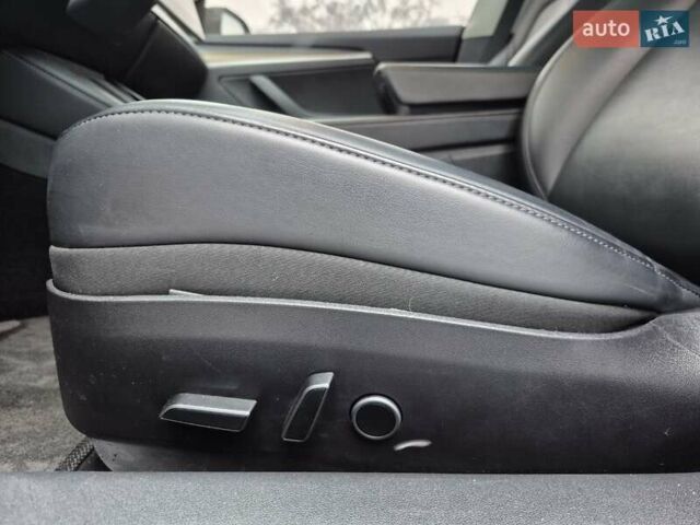 Черный Тесла Модель 3, объемом двигателя 0 л и пробегом 65 тыс. км за 24999 $, фото 21 на Automoto.ua