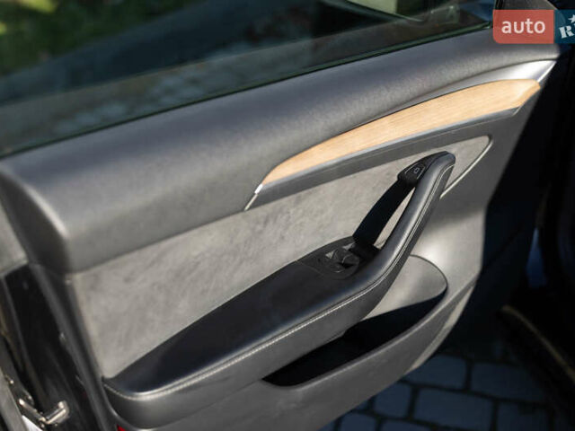 Черный Тесла Модель 3, объемом двигателя 0 л и пробегом 37 тыс. км за 25300 $, фото 13 на Automoto.ua