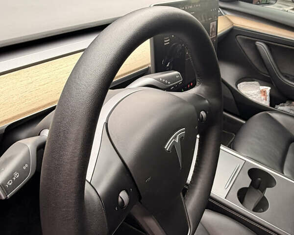 Чорний Тесла Модель 3, об'ємом двигуна 0 л та пробігом 88 тис. км за 21000 $, фото 14 на Automoto.ua